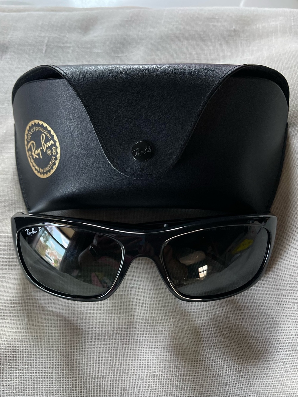 Ray-Ban Black Frame Polarized Sunglasses - Picture 2 of 6